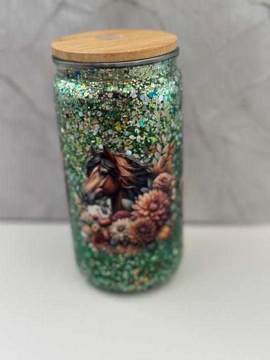 Glitzerbecher mit Strohhalm