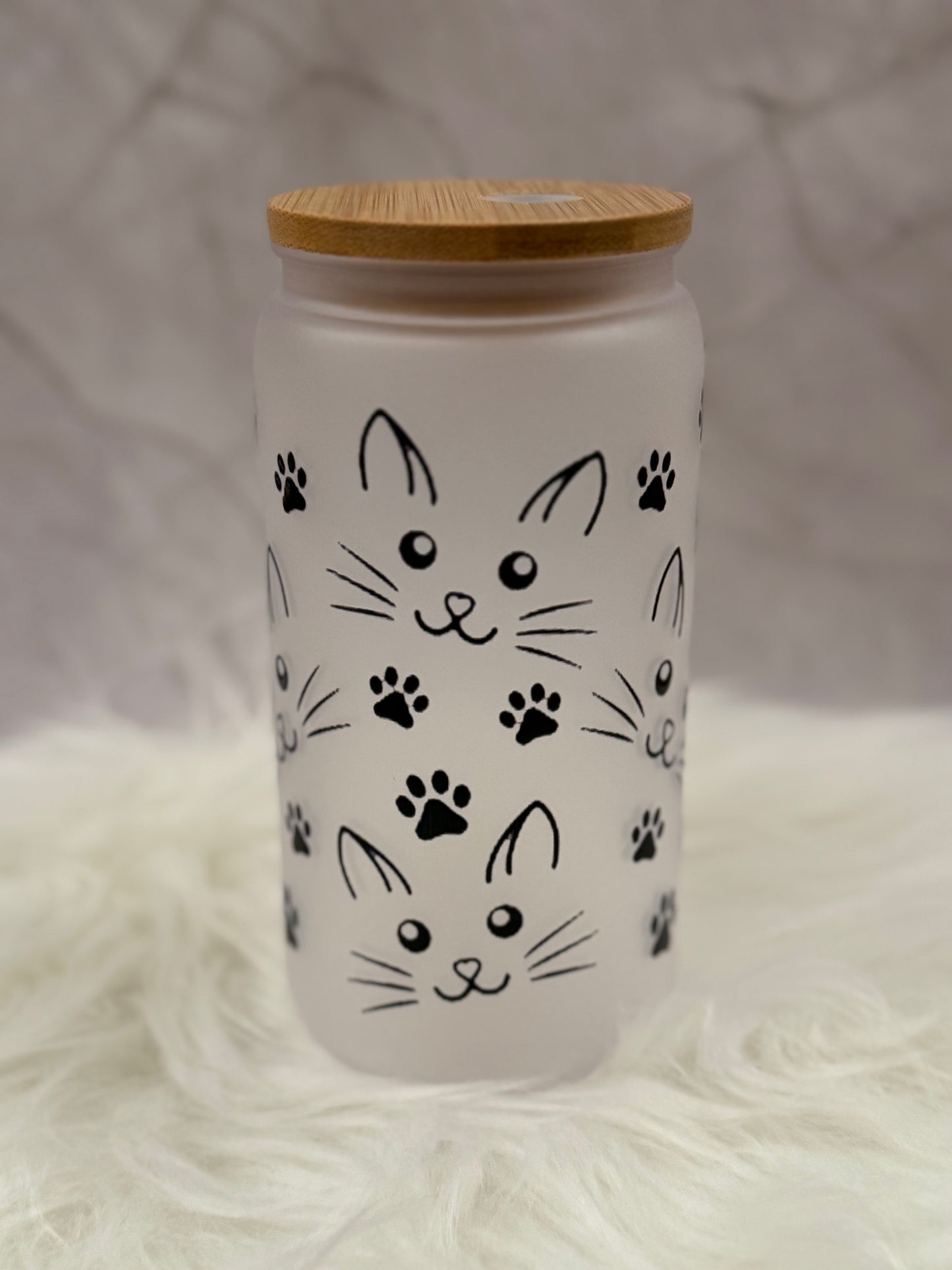 Katzentrinkbecher mit Strohhalm