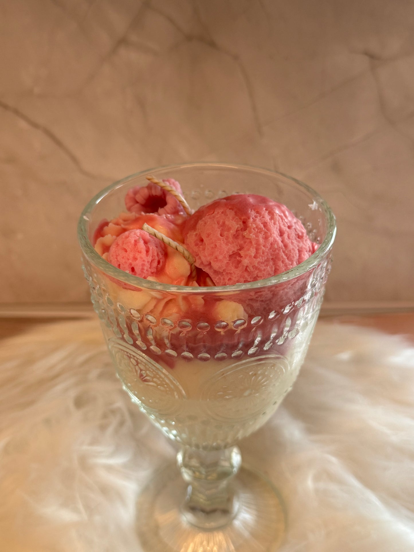 Himbeer-Eisbecher